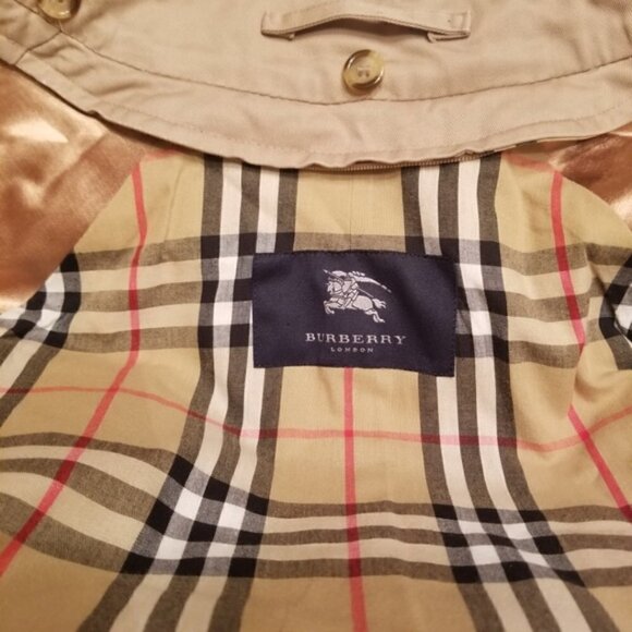 Vintage Burberry Classic Trench Coat (42 L) - Picture 5 of 8